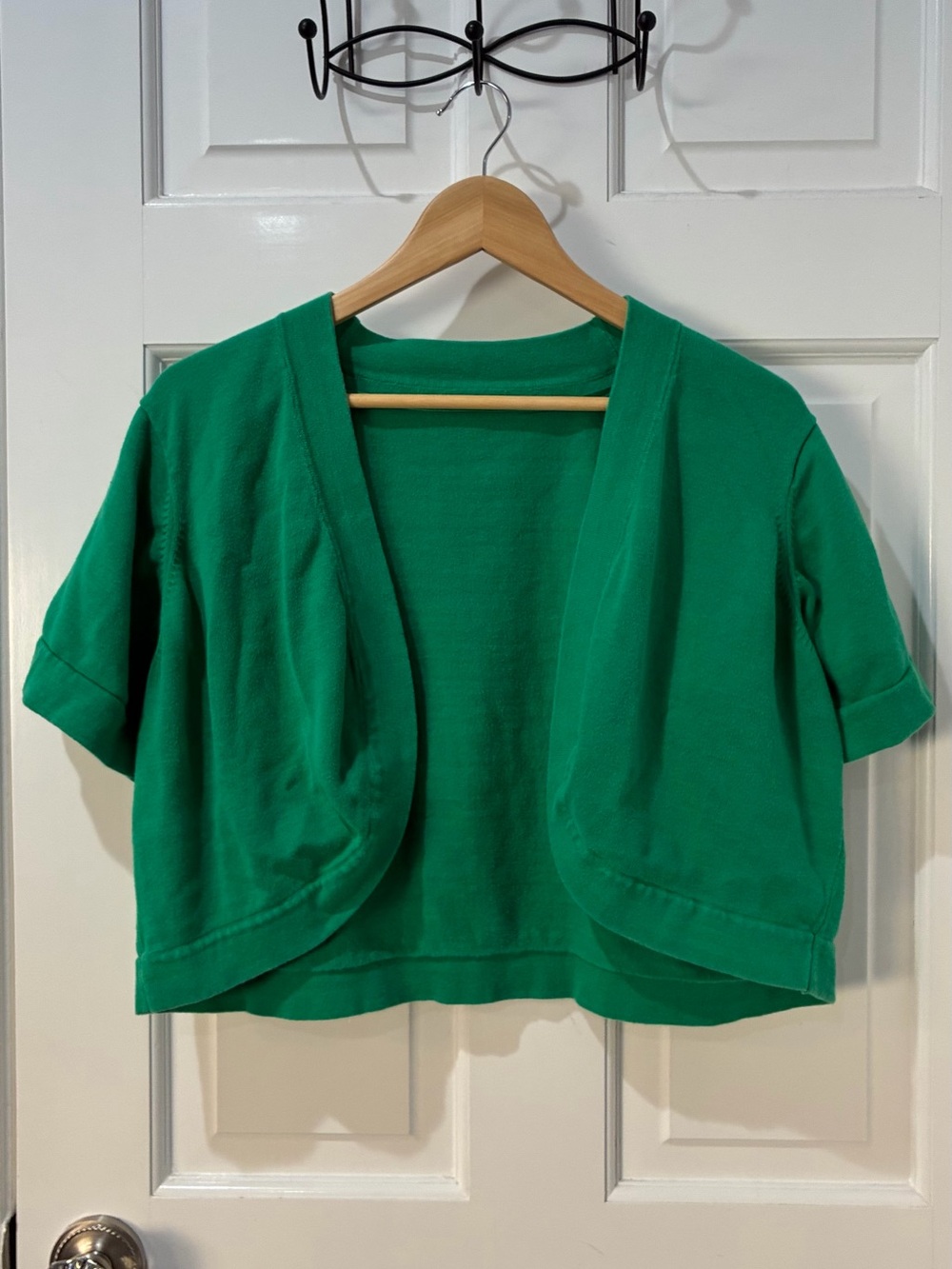 Kelly green short-sleeve open-front bolero shrug